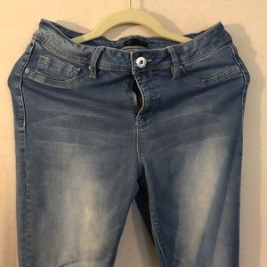 Signature studio skinny jeans size 12